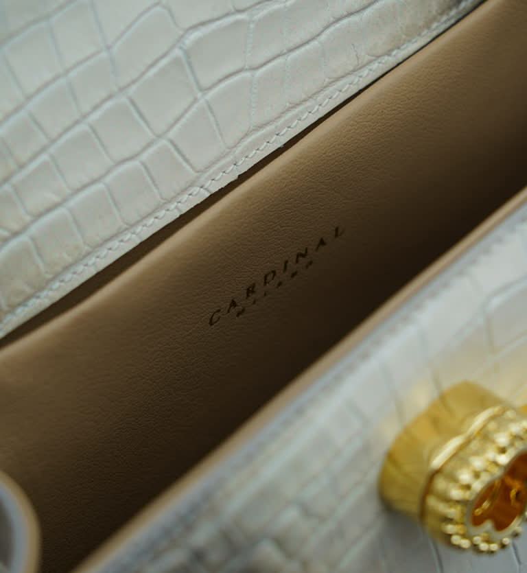 حقيبة ليدي كاردينال تايم كيز هيمالايا من الجلد البيج المنقوش بنقشة جلد التمساح