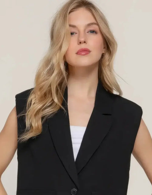 تحميل الصورة إلى عارض المعرض، Evorin Women's Black Wide Collar Blazer with Shoulder Pads
