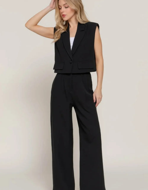 تحميل الصورة إلى عارض المعرض، Evorin Women's Black Wide Collar Blazer with Shoulder Pads
