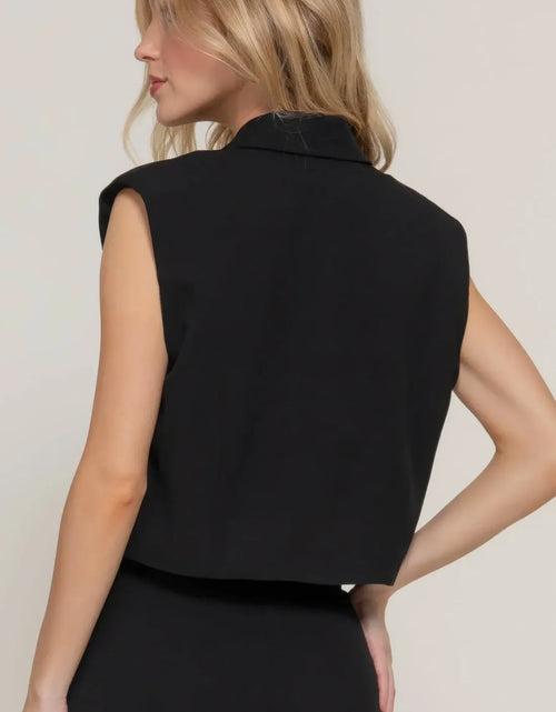 تحميل الصورة إلى عارض المعرض، Evorin Women's Black Wide Collar Blazer with Shoulder Pads
