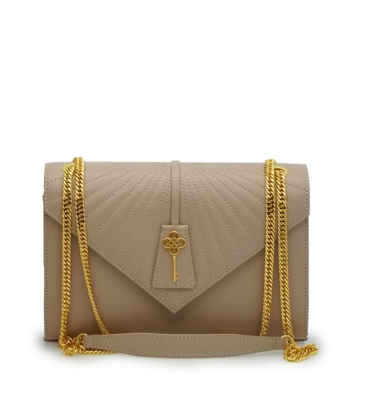 حقيبة Milady من الجلد بلون البودرة MTO