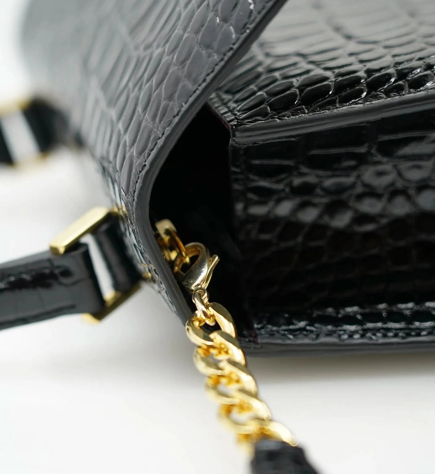 حقيبة يد ليدي ميلانو من الجلد الأسود المنقوش بنقشة جلد التمساح