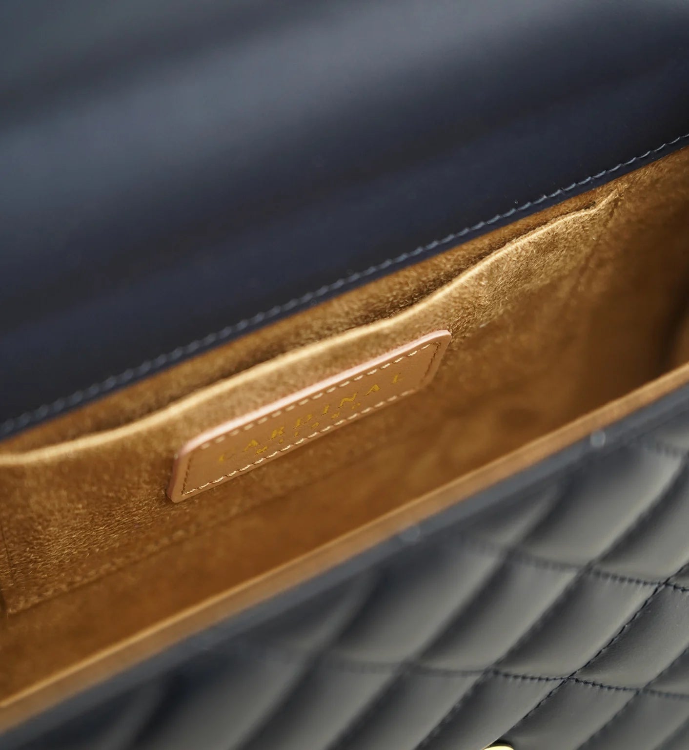Opèra Quilted navy blue leather chain bag