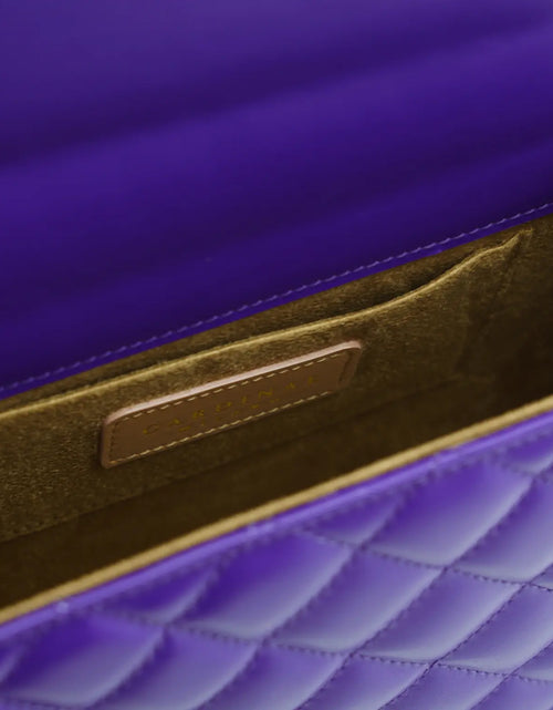 تحميل الصورة إلى عارض المعرض، Opèra Purple Quilted Calf Leather Handbag
