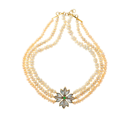 Antipater Flower with Pearls Necklace زهرة أنتيباتر