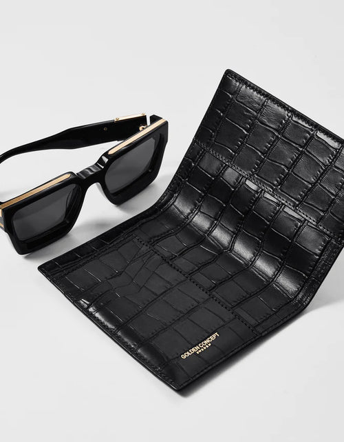 Load image into Gallery viewer, Passport holder / Croco Embossed
