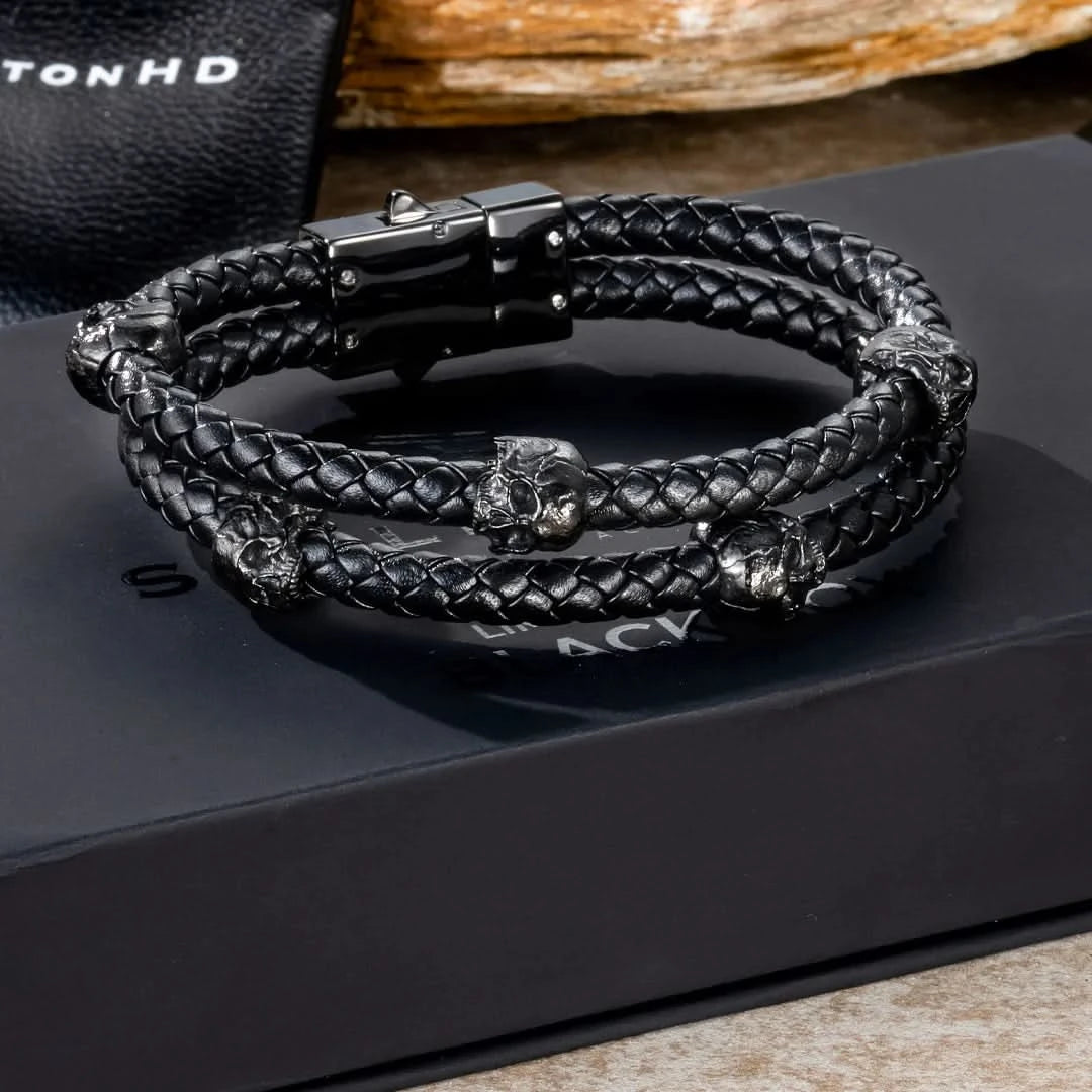 جلد الثعبان الأسود - جماجم جلدية مزدوجة