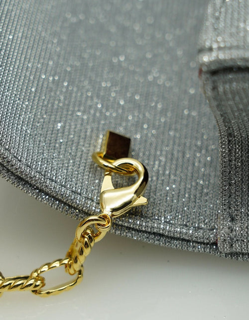 Load image into Gallery viewer, Cardinal gold plated chain 001
