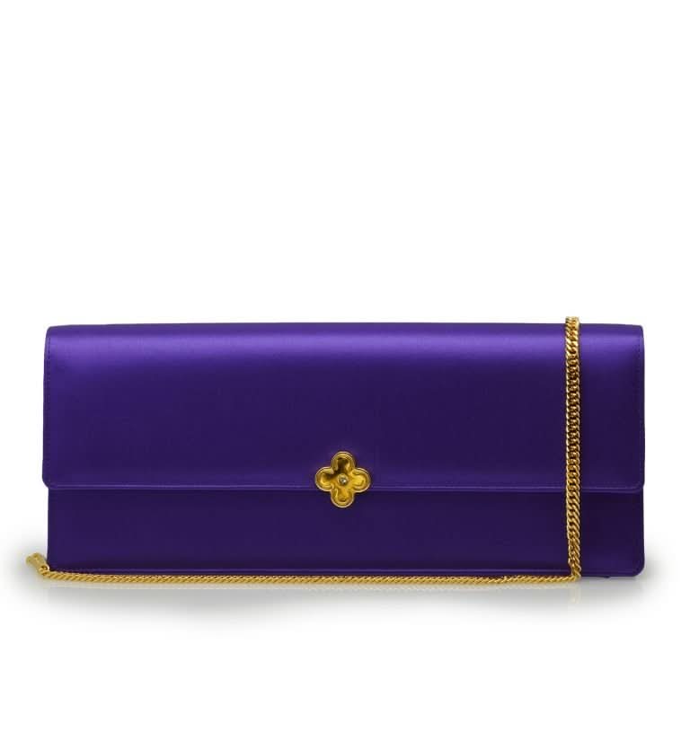 حقيبة كلاتش تايم 22 من الساتان الأرجواني مرصعة بالجواهر