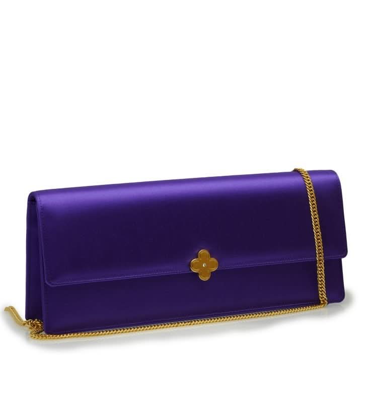 حقيبة كلاتش تايم 22 من الساتان الأرجواني مرصعة بالجواهر