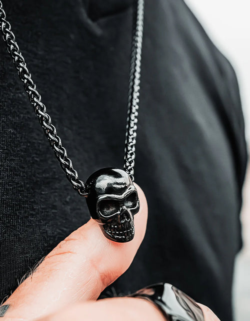 Load image into Gallery viewer, Titan Skull Pendant Chain
