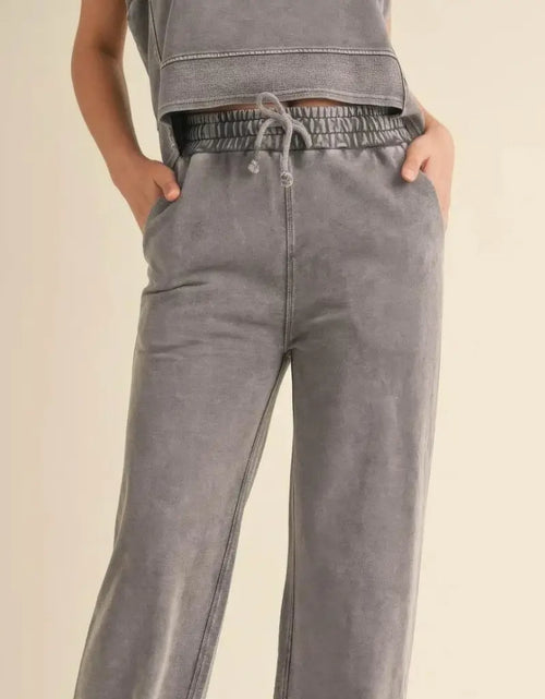Load image into Gallery viewer, Evorin Women's French Terry Mineral Wash Jogger Pants
