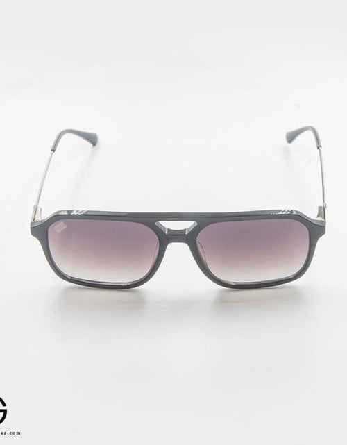 Load image into Gallery viewer, Matte Black Navigator Sunglasses for women
