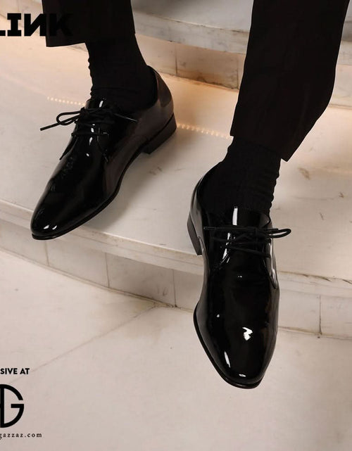 Load image into Gallery viewer, Sleek Regal Orfordy
