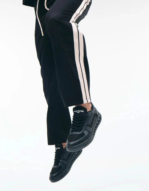 Load image into Gallery viewer, AmrGazzaz عمرو_قزاز LuxuryPerfumes عطور_فاخرة AuthenticPerfume عطور_أصلية NicheFragrance عطور_نيش PerfumeKSA عطور_السعودية ShopOnlineKSA تسوق_أونلاين LuxuryShopping متجر_عطور
