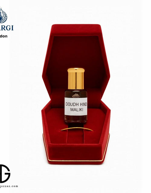 Load image into Gallery viewer, AmrGazzaz عمرو_قزاز LuxuryPerfumes عطور_فاخرة AuthenticPerfume عطور_أصلية NicheFragrance عطور_نيش PerfumeKSA عطور_السعودية ShopOnlineKSA تسوق_أونلاين LuxuryShopping متجر_عطور
