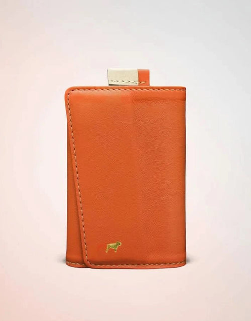 Load image into Gallery viewer, AmrGazzaz عمرو_قزاز LuxuryPerfumes عطور_فاخرة AuthenticPerfume عطور_أصلية NicheFragrance عطور_نيش PerfumeKSA عطور_السعودية ShopOnlineKSA تسوق_أونلاين LuxuryShopping متجر_عطور
