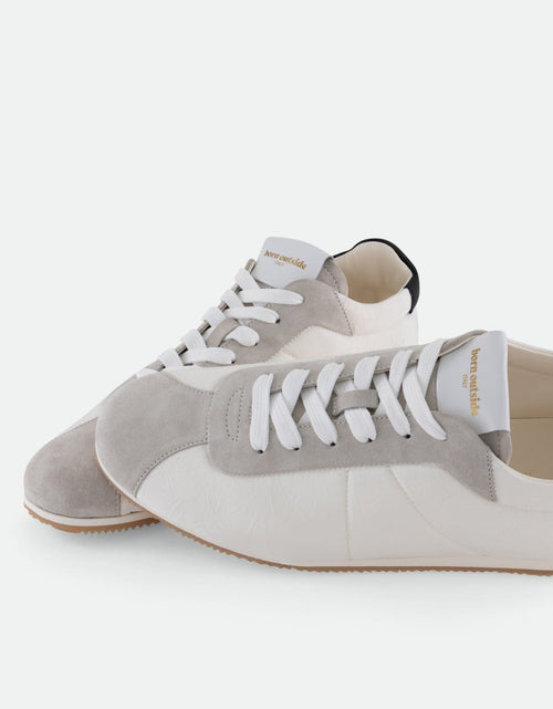 تحميل الصورة إلى عارض المعرض، AmrGazzaz عمرو_قزاز LuxuryPerfumes عطور_فاخرة AuthenticPerfume عطور_أصلية NicheFragrance عطور_نيش PerfumeKSA عطور_السعودية ShopOnlineKSA تسوق_أونلاين LuxuryShopping متجر_عطور
