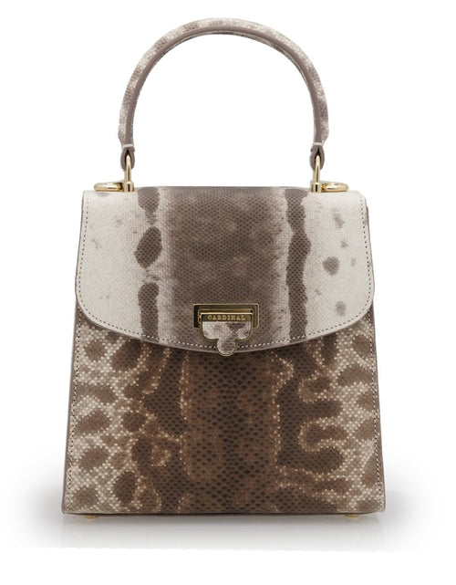 Load image into Gallery viewer, AmrGazzaz عمرو_قزاز LuxuryPerfumes عطور_فاخرة AuthenticPerfume عطور_أصلية NicheFragrance عطور_نيش PerfumeKSA عطور_السعودية ShopOnlineKSA تسوق_أونلاين LuxuryShopping متجر_عطور
