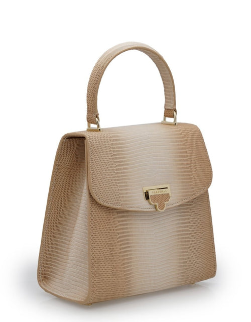 Load image into Gallery viewer, AmrGazzaz عمرو_قزاز LuxuryPerfumes عطور_فاخرة AuthenticPerfume عطور_أصلية NicheFragrance عطور_نيش PerfumeKSA عطور_السعودية ShopOnlineKSA تسوق_أونلاين LuxuryShopping متجر_عطور
