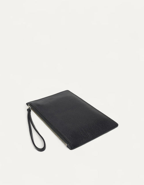 Load image into Gallery viewer, AmrGazzaz عمرو_قزاز LuxuryPerfumes عطور_فاخرة AuthenticPerfume عطور_أصلية NicheFragrance عطور_نيش PerfumeKSA عطور_السعودية ShopOnlineKSA تسوق_أونلاين LuxuryShopping متجر_عطور
