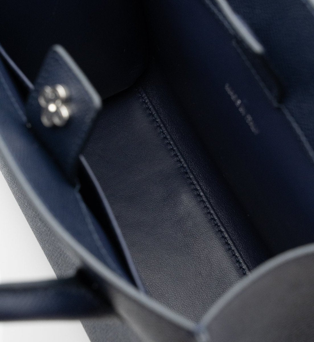 AmrGazzaz عمرو_قزاز LuxuryPerfumes عطور_فاخرة AuthenticPerfume عطور_أصلية NicheFragrance عطور_نيش PerfumeKSA عطور_السعودية ShopOnlineKSA تسوق_أونلاين LuxuryShopping متجر_عطور