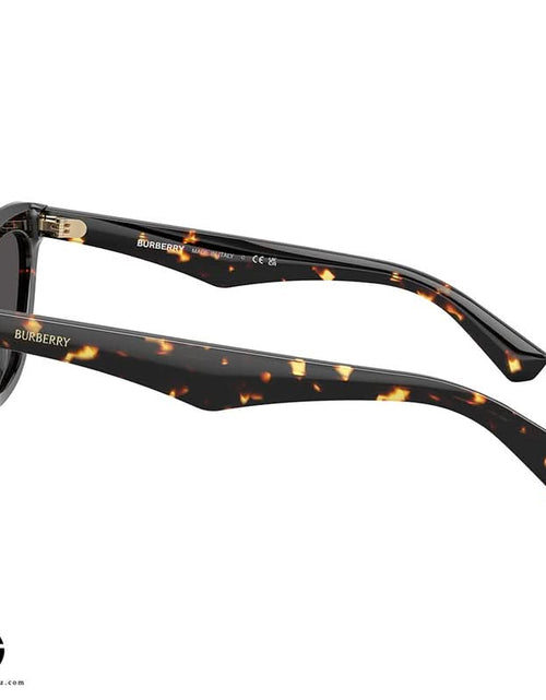 Load image into Gallery viewer, AmrGazzaz عمرو_قزاز LuxuryPerfumes عطور_فاخرة AuthenticPerfume عطور_أصلية NicheFragrance عطور_نيش PerfumeKSA عطور_السعودية ShopOnlineKSA تسوق_أونلاين LuxuryShopping متجر_عطور
