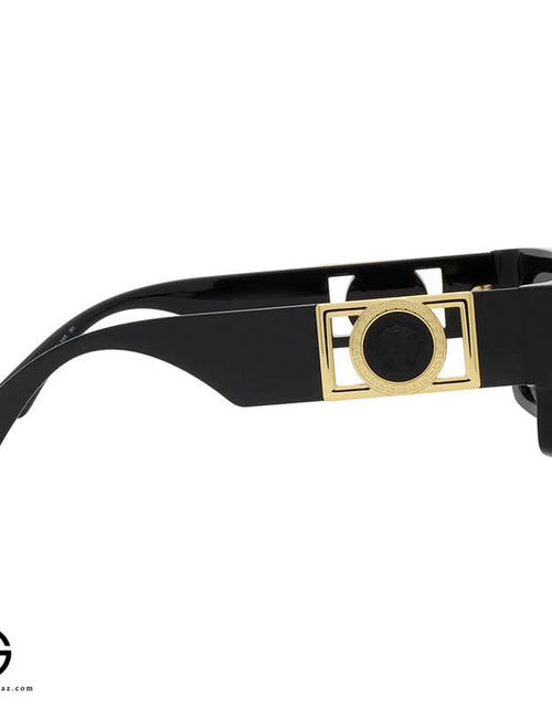 Load image into Gallery viewer, AmrGazzaz عمرو_قزاز LuxuryPerfumes عطور_فاخرة AuthenticPerfume عطور_أصلية NicheFragrance عطور_نيش PerfumeKSA عطور_السعودية ShopOnlineKSA تسوق_أونلاين LuxuryShopping متجر_عطور
