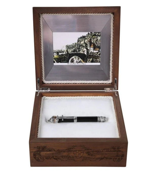 Load image into Gallery viewer, AmrGazzaz عمرو_قزاز LuxuryPerfumes عطور_فاخرة AuthenticPerfume عطور_أصلية NicheFragrance عطور_نيش PerfumeKSA عطور_السعودية ShopOnlineKSA تسوق_أونلاين LuxuryShopping متجر_عطور
