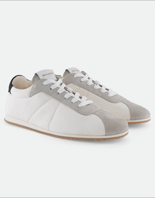 تحميل الصورة إلى عارض المعرض، AmrGazzaz عمرو_قزاز LuxuryPerfumes عطور_فاخرة AuthenticPerfume عطور_أصلية NicheFragrance عطور_نيش PerfumeKSA عطور_السعودية ShopOnlineKSA تسوق_أونلاين LuxuryShopping متجر_عطور
