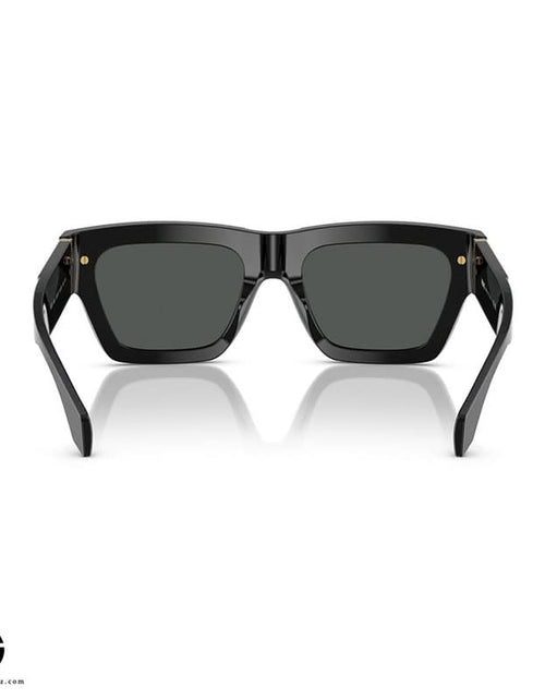 Load image into Gallery viewer, AmrGazzaz عمرو_قزاز LuxuryPerfumes عطور_فاخرة AuthenticPerfume عطور_أصلية NicheFragrance عطور_نيش PerfumeKSA عطور_السعودية ShopOnlineKSA تسوق_أونلاين LuxuryShopping متجر_عطور
