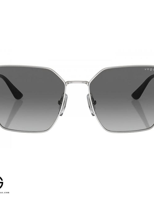 Load image into Gallery viewer, AmrGazzaz عمرو_قزاز LuxuryPerfumes عطور_فاخرة AuthenticPerfume عطور_أصلية NicheFragrance عطور_نيش PerfumeKSA عطور_السعودية ShopOnlineKSA تسوق_أونلاين LuxuryShopping متجر_عطور
