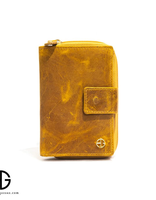 Load image into Gallery viewer, AmrGazzaz عمرو_قزاز LuxuryPerfumes عطور_فاخرة AuthenticPerfume عطور_أصلية NicheFragrance عطور_نيش PerfumeKSA عطور_السعودية ShopOnlineKSA تسوق_أونلاين LuxuryShopping متجر_عطور
