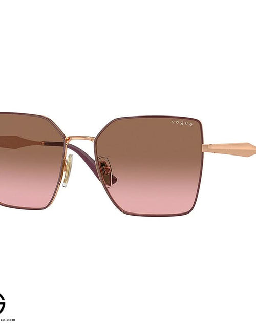 Load image into Gallery viewer, AmrGazzaz عمرو_قزاز LuxuryPerfumes عطور_فاخرة AuthenticPerfume عطور_أصلية NicheFragrance عطور_نيش PerfumeKSA عطور_السعودية ShopOnlineKSA تسوق_أونلاين LuxuryShopping متجر_عطور
