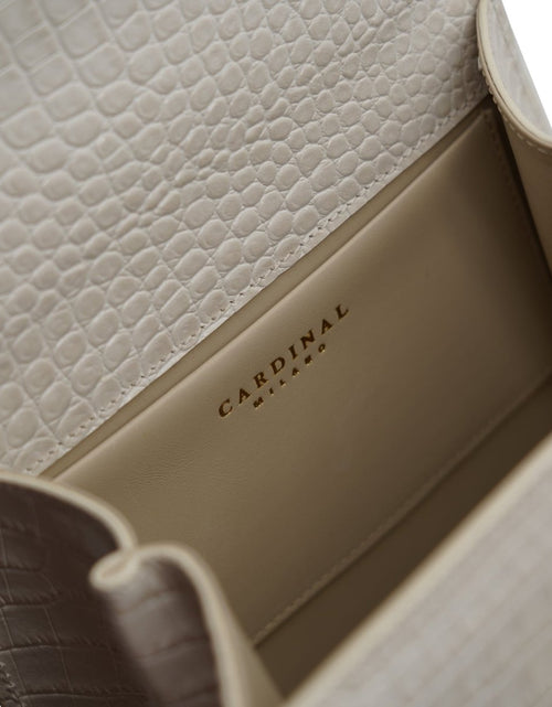 Load image into Gallery viewer, AmrGazzaz عمرو_قزاز LuxuryPerfumes عطور_فاخرة AuthenticPerfume عطور_أصلية NicheFragrance عطور_نيش PerfumeKSA عطور_السعودية ShopOnlineKSA تسوق_أونلاين LuxuryShopping متجر_عطور
