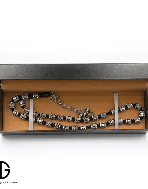 تحميل الصورة إلى عارض المعرض، AmrGazzaz عمرو_قزاز LuxuryPerfumes عطور_فاخرة AuthenticPerfume عطور_أصلية NicheFragrance عطور_نيش PerfumeKSA عطور_السعودية ShopOnlineKSA تسوق_أونلاين LuxuryShopping متجر_عطور
