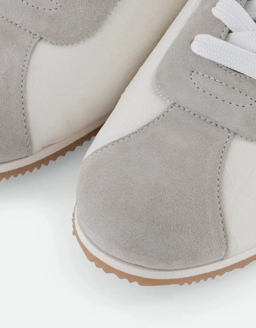 تحميل الصورة إلى عارض المعرض، AmrGazzaz عمرو_قزاز LuxuryPerfumes عطور_فاخرة AuthenticPerfume عطور_أصلية NicheFragrance عطور_نيش PerfumeKSA عطور_السعودية ShopOnlineKSA تسوق_أونلاين LuxuryShopping متجر_عطور
