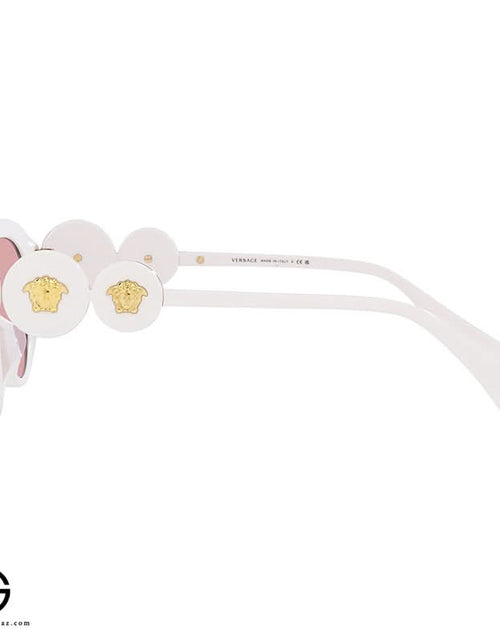 Load image into Gallery viewer, AmrGazzaz عمرو_قزاز LuxuryPerfumes عطور_فاخرة AuthenticPerfume عطور_أصلية NicheFragrance عطور_نيش PerfumeKSA عطور_السعودية ShopOnlineKSA تسوق_أونلاين LuxuryShopping متجر_عطور
