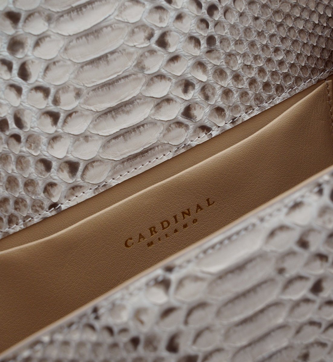 AmrGazzaz عمرو_قزاز LuxuryPerfumes عطور_فاخرة AuthenticPerfume عطور_أصلية NicheFragrance عطور_نيش PerfumeKSA عطور_السعودية ShopOnlineKSA تسوق_أونلاين LuxuryShopping متجر_عطور