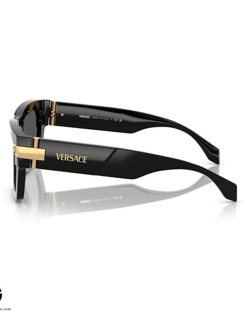 Load image into Gallery viewer, AmrGazzaz عمرو_قزاز LuxuryPerfumes عطور_فاخرة AuthenticPerfume عطور_أصلية NicheFragrance عطور_نيش PerfumeKSA عطور_السعودية ShopOnlineKSA تسوق_أونلاين LuxuryShopping متجر_عطور
