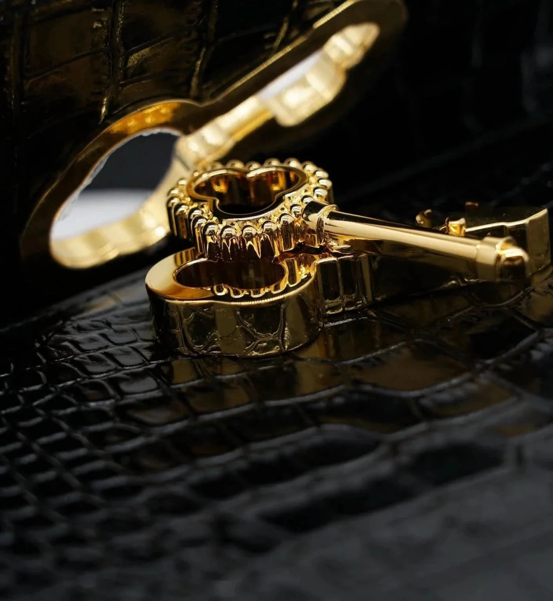 AmrGazzaz عمرو_قزاز LuxuryPerfumes عطور_فاخرة AuthenticPerfume عطور_أصلية NicheFragrance عطور_نيش PerfumeKSA عطور_السعودية ShopOnlineKSA تسوق_أونلاين LuxuryShopping متجر_عطور