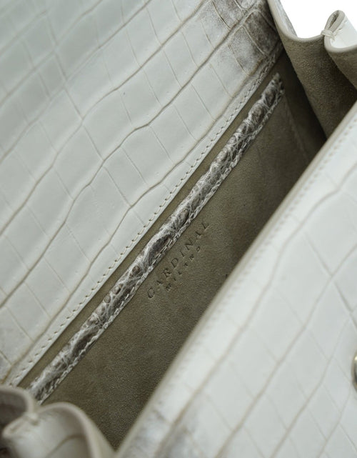 Load image into Gallery viewer, AmrGazzaz عمرو_قزاز LuxuryPerfumes عطور_فاخرة AuthenticPerfume عطور_أصلية NicheFragrance عطور_نيش PerfumeKSA عطور_السعودية ShopOnlineKSA تسوق_أونلاين LuxuryShopping متجر_عطور
