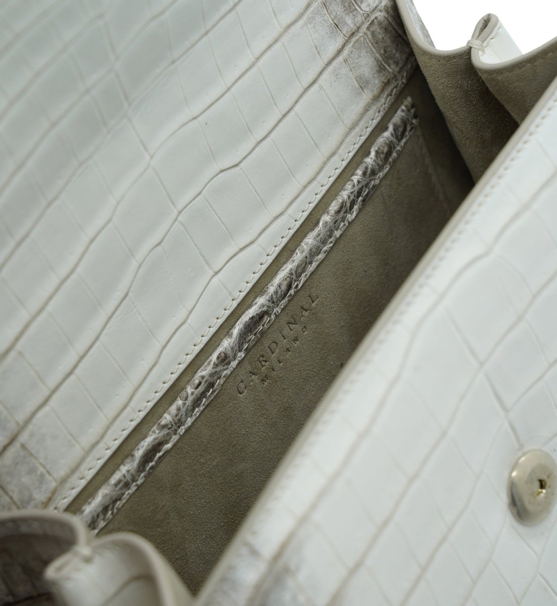 AmrGazzaz عمرو_قزاز LuxuryPerfumes عطور_فاخرة AuthenticPerfume عطور_أصلية NicheFragrance عطور_نيش PerfumeKSA عطور_السعودية ShopOnlineKSA تسوق_أونلاين LuxuryShopping متجر_عطور