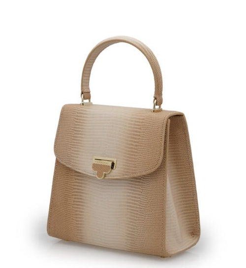 Load image into Gallery viewer, AmrGazzaz عمرو_قزاز LuxuryPerfumes عطور_فاخرة AuthenticPerfume عطور_أصلية NicheFragrance عطور_نيش PerfumeKSA عطور_السعودية ShopOnlineKSA تسوق_أونلاين LuxuryShopping متجر_عطور
