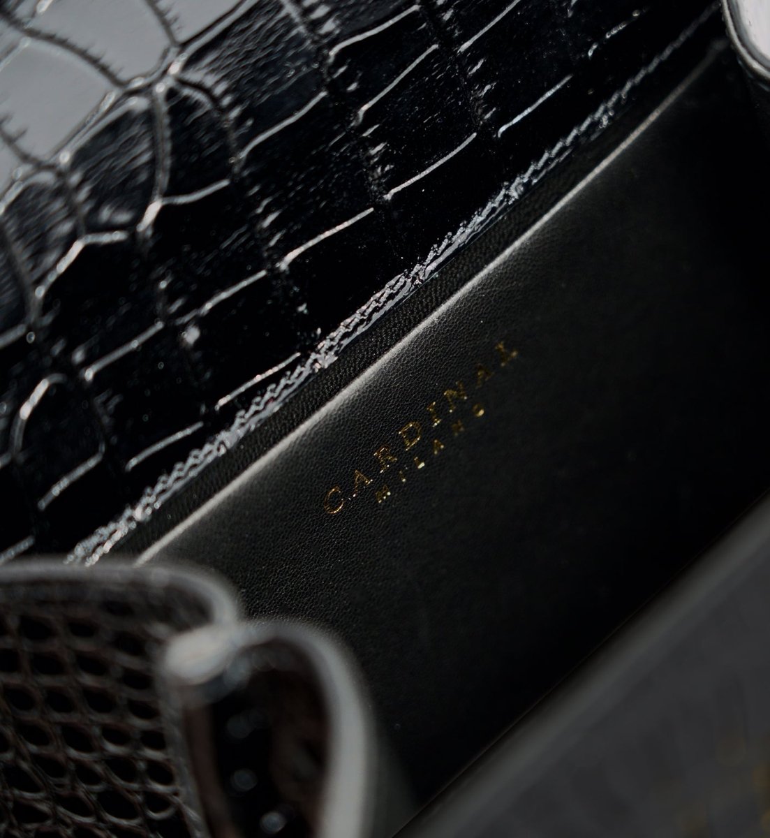 AmrGazzaz عمرو_قزاز LuxuryPerfumes عطور_فاخرة AuthenticPerfume عطور_أصلية NicheFragrance عطور_نيش PerfumeKSA عطور_السعودية ShopOnlineKSA تسوق_أونلاين LuxuryShopping متجر_عطور