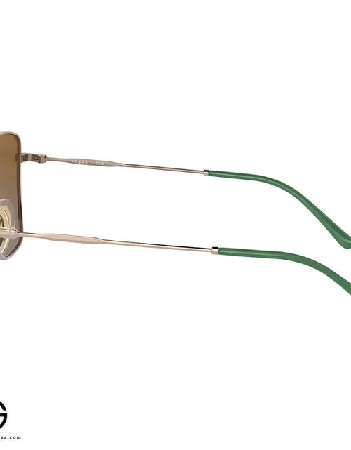 Load image into Gallery viewer, AmrGazzaz عمرو_قزاز LuxuryPerfumes عطور_فاخرة AuthenticPerfume عطور_أصلية NicheFragrance عطور_نيش PerfumeKSA عطور_السعودية ShopOnlineKSA تسوق_أونلاين LuxuryShopping متجر_عطور
