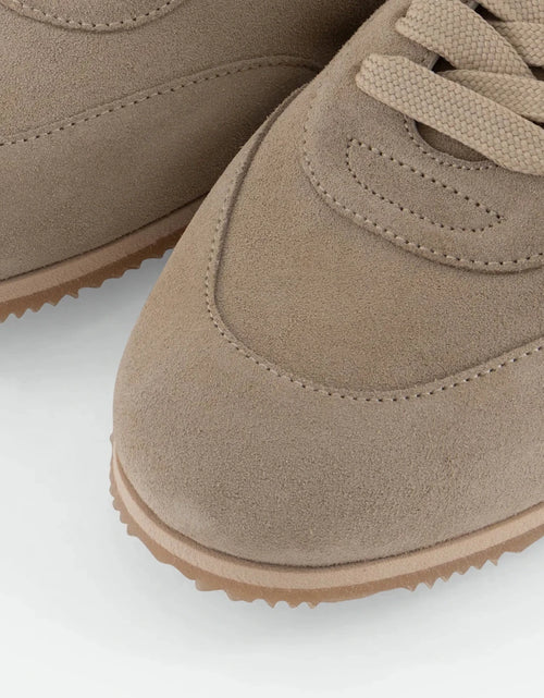 تحميل الصورة إلى عارض المعرض، AmrGazzaz عمرو_قزاز LuxuryPerfumes عطور_فاخرة AuthenticPerfume عطور_أصلية NicheFragrance عطور_نيش PerfumeKSA عطور_السعودية ShopOnlineKSA تسوق_أونلاين LuxuryShopping متجر_عطور
