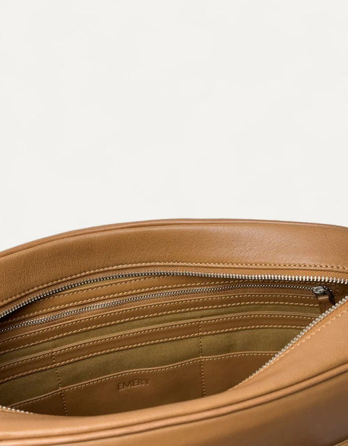 Load image into Gallery viewer, AmrGazzaz عمرو_قزاز LuxuryPerfumes عطور_فاخرة AuthenticPerfume عطور_أصلية NicheFragrance عطور_نيش PerfumeKSA عطور_السعودية ShopOnlineKSA تسوق_أونلاين LuxuryShopping متجر_عطور
