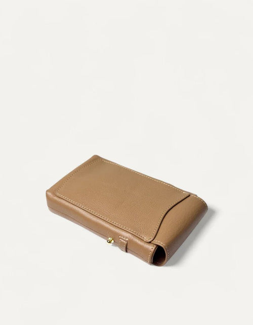 Load image into Gallery viewer, AmrGazzaz عمرو_قزاز LuxuryPerfumes عطور_فاخرة AuthenticPerfume عطور_أصلية NicheFragrance عطور_نيش PerfumeKSA عطور_السعودية ShopOnlineKSA تسوق_أونلاين LuxuryShopping متجر_عطور
