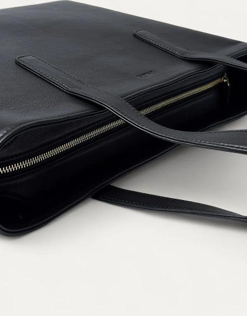 Load image into Gallery viewer, Astrid Tote In Calf Leather Black
